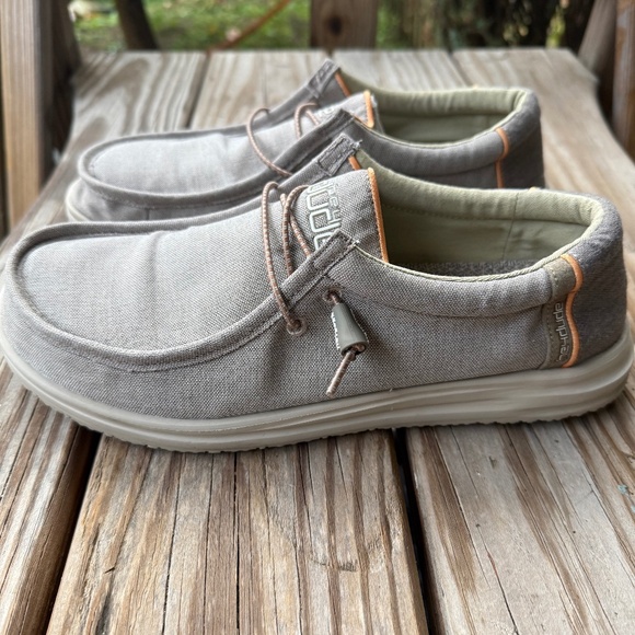 Hey Dude Wally Free Airflow Sahara size 10 - Picture 1 of 5